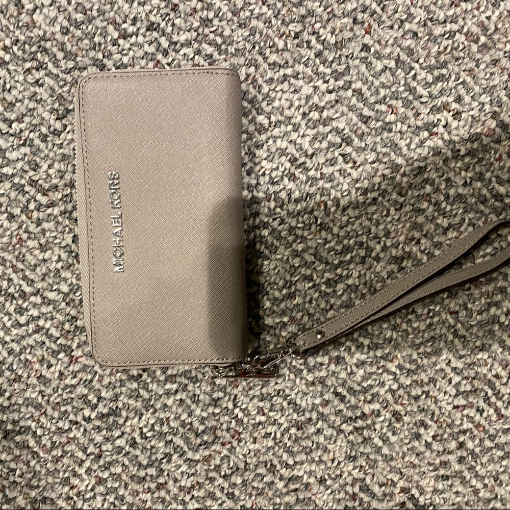 Michael Kors Wristlet Wallet